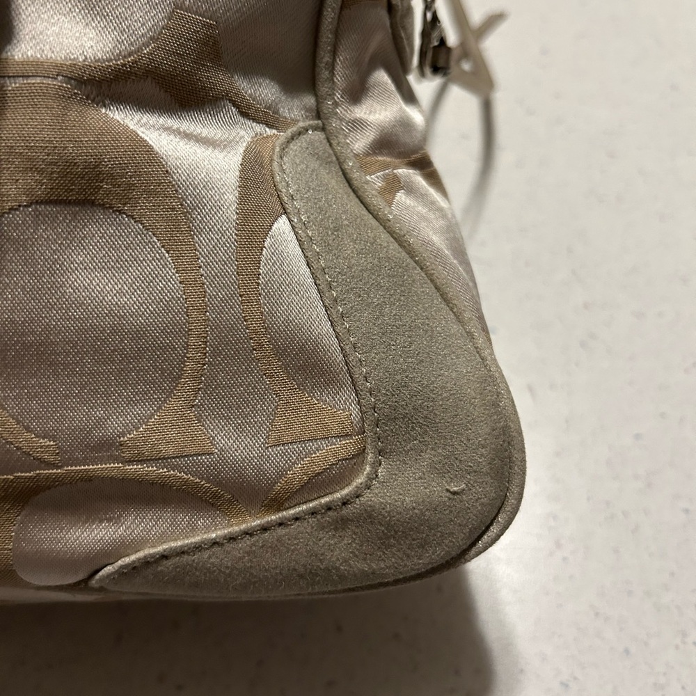 Elegant Coach Tan Monogrammed Handbag - Picture 4 of 9